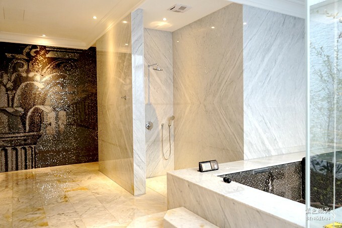 台中市南屯區台中芭蕾城堡酒店》頂級villa房型，泳池SPA好享受，不出國也能體驗異國風情的魅力