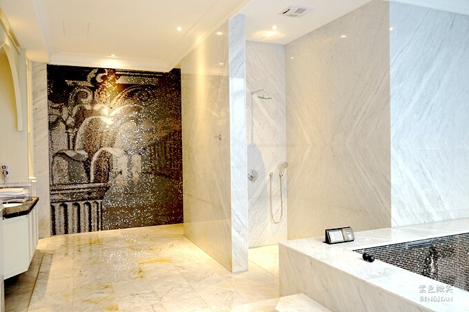 台中市南屯區台中芭蕾城堡酒店》頂級villa房型，泳池SPA好享受，不出國也能體驗異國風情的魅力