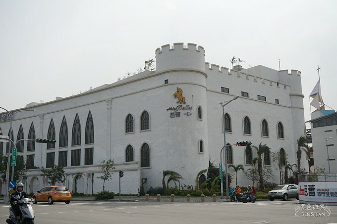 台中市南屯區台中芭蕾城堡酒店》頂級villa房型，泳池SPA好享受，不出國也能體驗異國風情的魅力