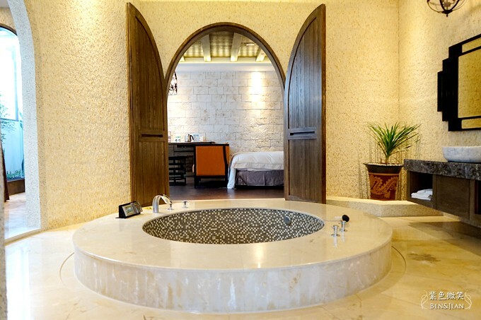 台中市南屯區台中芭蕾城堡酒店》頂級villa房型，泳池SPA好享受，不出國也能體驗異國風情的魅力