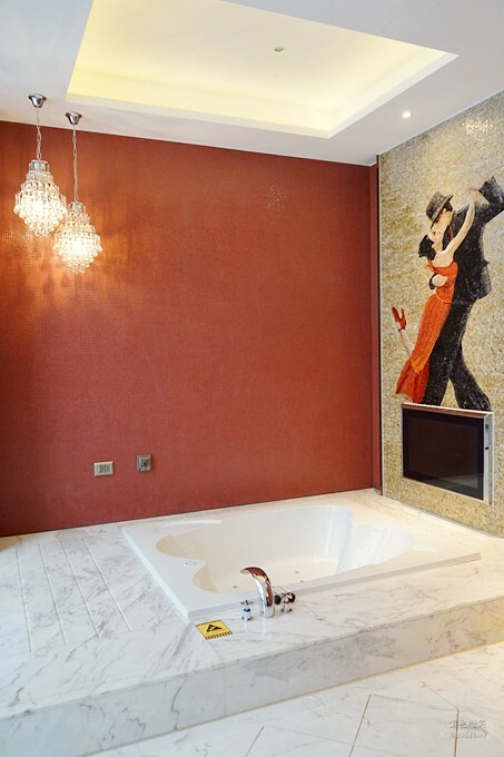 台中市南屯區台中芭蕾城堡酒店》頂級villa房型，泳池SPA好享受，不出國也能體驗異國風情的魅力