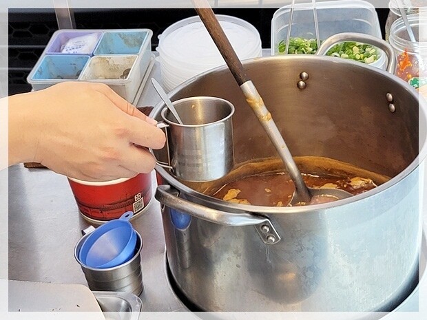 【豐原】灶腳古早味蒜香烏龍豆干~逛豐原太平洋夜市必吃夜市美食