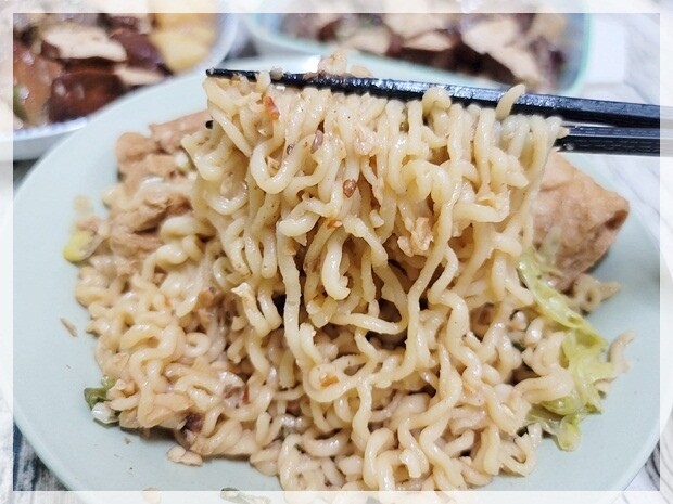 【豐原】灶腳古早味蒜香烏龍豆干~逛豐原太平洋夜市必吃夜市美食