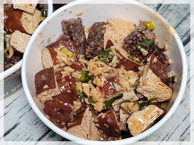 【豐原】灶腳古早味蒜香烏龍豆干~逛豐原太平洋夜市必吃夜市美食