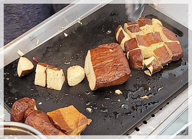 【豐原】灶腳古早味蒜香烏龍豆干~逛豐原太平洋夜市必吃夜市美食