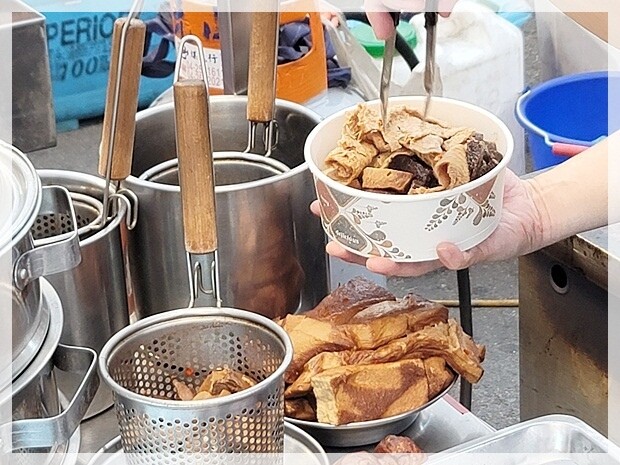 【豐原】灶腳古早味蒜香烏龍豆干~逛豐原太平洋夜市必吃夜市美食