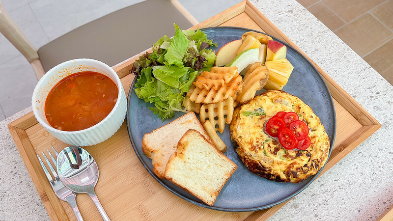 高雄｜光室咖啡 Light Is Café  原址是壽山動物園黑猩猩的家/一起來去動物園喝咖啡