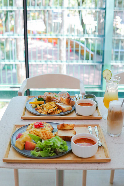 高雄｜光室咖啡 Light Is Café  原址是壽山動物園黑猩猩的家/一起來去動物園喝咖啡