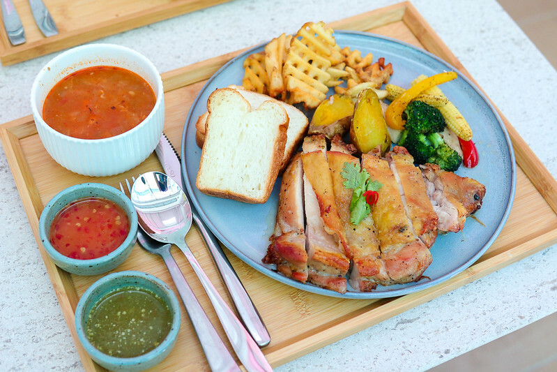 高雄｜光室咖啡 Light Is Café  原址是壽山動物園黑猩猩的家/一起來去動物園喝咖啡