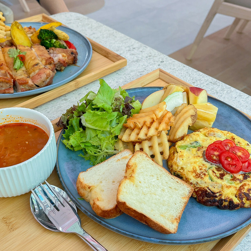 高雄｜光室咖啡 Light Is Café  原址是壽山動物園黑猩猩的家/一起來去動物園喝咖啡