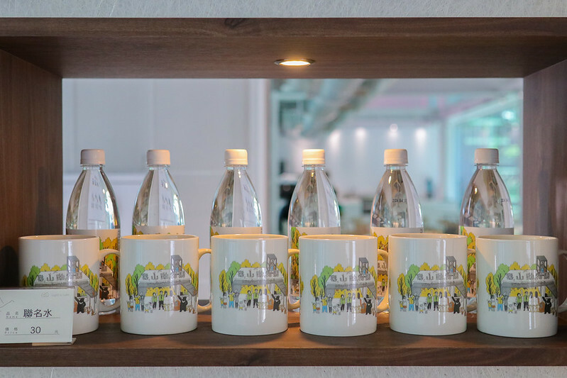 高雄｜光室咖啡 Light Is Café  原址是壽山動物園黑猩猩的家/一起來去動物園喝咖啡