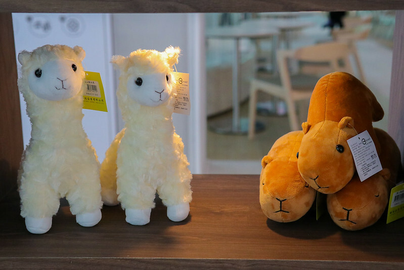 高雄｜光室咖啡 Light Is Café  原址是壽山動物園黑猩猩的家/一起來去動物園喝咖啡