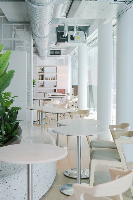 高雄｜光室咖啡 Light Is Café  原址是壽山動物園黑猩猩的家/一起來去動物園喝咖啡