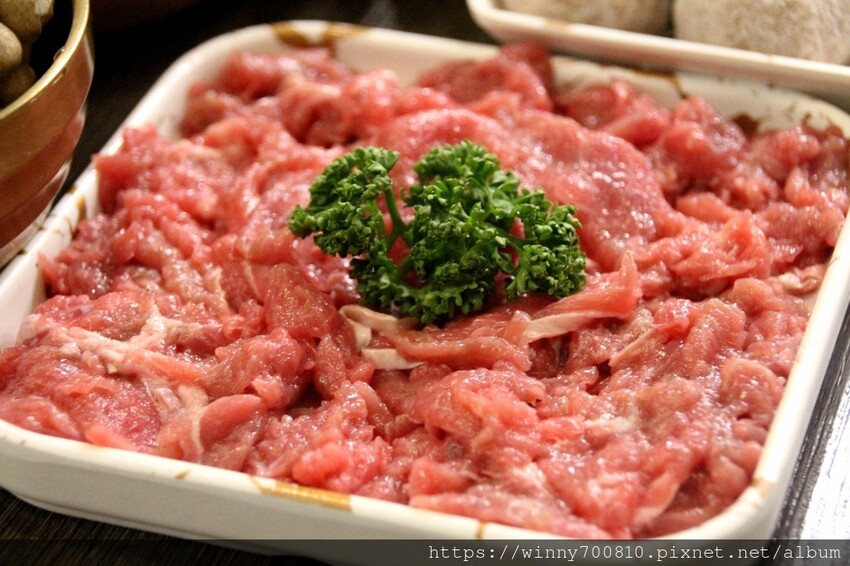 台北車站美食 | 【瓦法奇朵-W.麻辣Bar】 生日幾歲就送