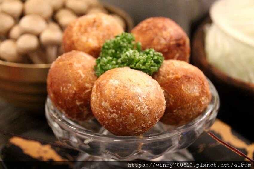 台北車站美食 | 【瓦法奇朵-W.麻辣Bar】 生日幾歲就送