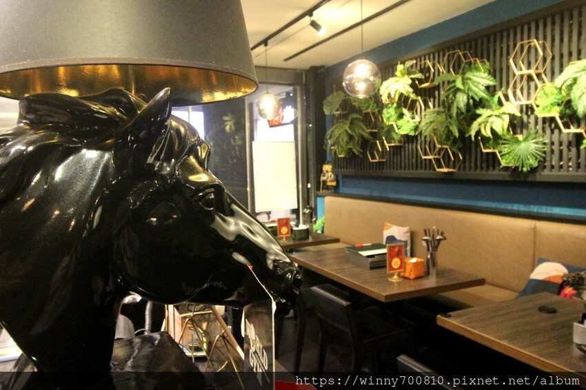 台北車站美食 | 【瓦法奇朵-W.麻辣Bar】 生日幾歲就送