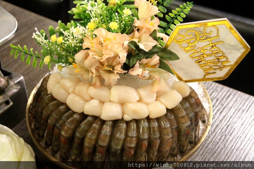 台北車站美食 | 【瓦法奇朵-W.麻辣Bar】 生日幾歲就送