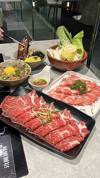 【桃園美食】藝文特區質感火鍋|蔬食吃到飽|加89元吃到和牛飯