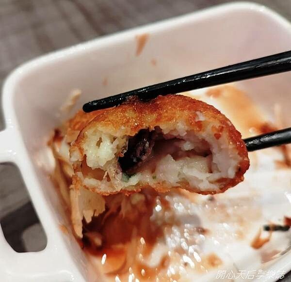 主題餐廳|KIRABASE信義店|星辰偶像展演所,絕地求生快閃店,科幻氛圍、獨特餐點、649調酒暢飲,多元互動