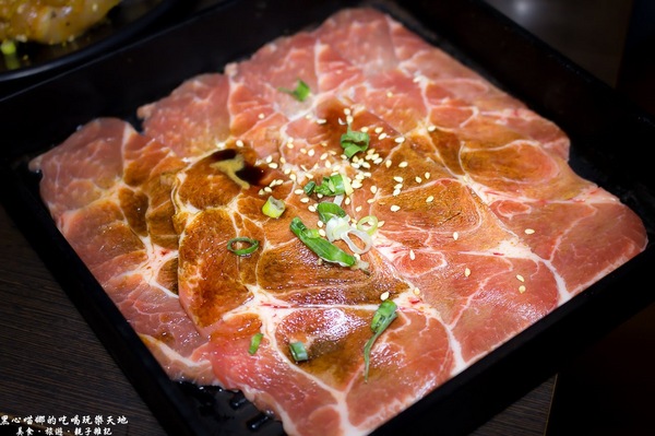 野饌日式炭火燒肉：高雄新興︱野饌日式炭火燒肉火烤兩吃吃到飽