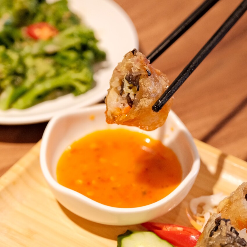 【信義區素食推薦】味萊樹創意蔬食料理～素食料理只要125元起！吳興街商圈素食料理、信義區平價美食～台北素食餐廳推薦！附菜單