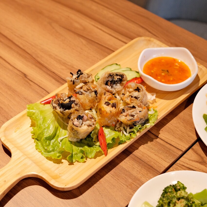 【信義區素食推薦】味萊樹創意蔬食料理～素食料理只要125元起！吳興街商圈素食料理、信義區平價美食～台北素食餐廳推薦！附菜單