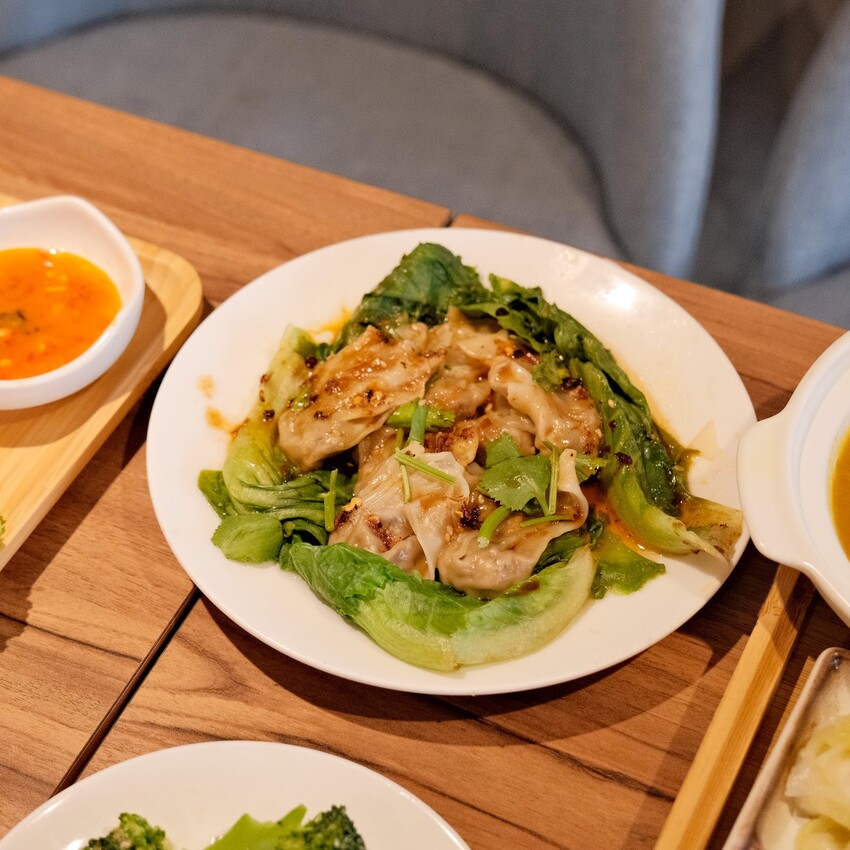 【信義區素食推薦】味萊樹創意蔬食料理～素食料理只要125元起！吳興街商圈素食料理、信義區平價美食～台北素食餐廳推薦！附菜單