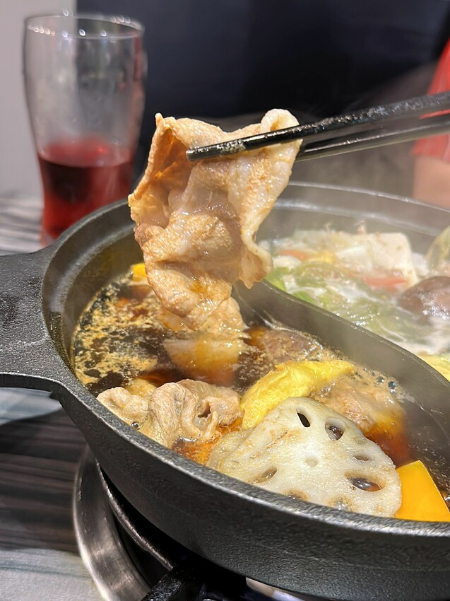 [台中北區]花漾夯夯鍋｜$229起火鍋吃到飽｜$99up值升火烤雙享｜獨家梅干肉片、麻辣鴨血、刈包不限量爽爽吃｜內附菜單 - 萍姐愛分享