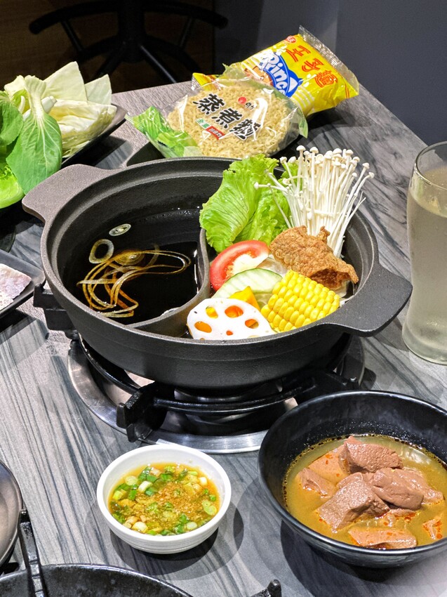 [台中北區]花漾夯夯鍋｜$229起火鍋吃到飽｜$99up值升火烤雙享｜獨家梅干肉片、麻辣鴨血、刈包不限量爽爽吃｜內附菜單 - 萍姐愛分享