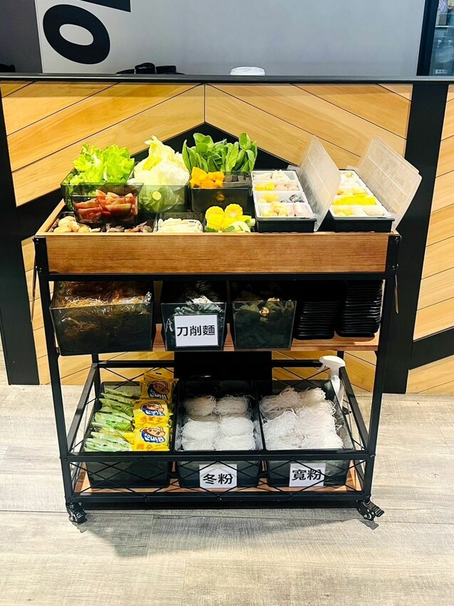 [台中北區]花漾夯夯鍋｜$229起火鍋吃到飽｜$99up值升火烤雙享｜獨家梅干肉片、麻辣鴨血、刈包不限量爽爽吃｜內附菜單 - 萍姐愛分享