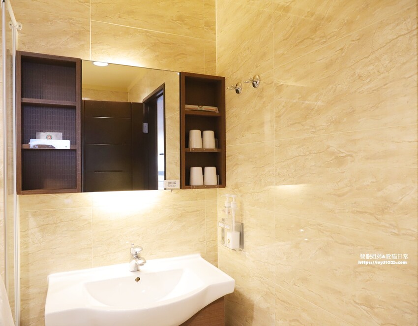 高雄住宿優質選擇 康橋商旅光榮碼頭館 早餐消夜點心 旅途精神糧食