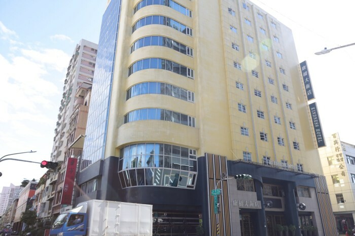 高雄住宿優質選擇 康橋商旅光榮碼頭館 早餐消夜點心 旅途精神糧食