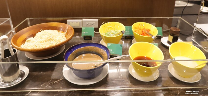 高雄住宿優質選擇 康橋商旅光榮碼頭館 早餐消夜點心 旅途精神糧食