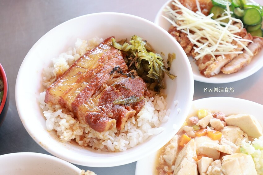 員林爌肉飯推薦｜員林阿政爌肉燒肉飯，隱藏員水路榕樹下小吃推薦爌肉.燒肉.排骨還有自家炒辣也是絕配！