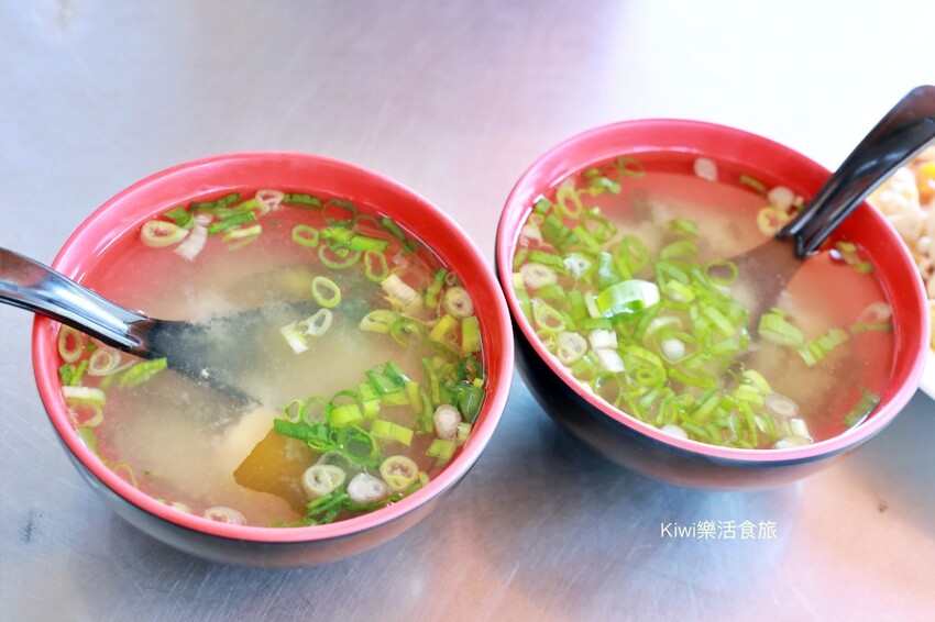 員林爌肉飯推薦｜員林阿政爌肉燒肉飯，隱藏員水路榕樹下小吃推薦爌肉.燒肉.排骨還有自家炒辣也是絕配！