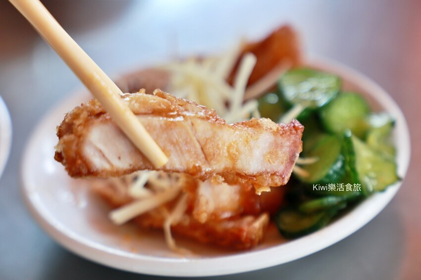 員林爌肉飯推薦｜員林阿政爌肉燒肉飯，隱藏員水路榕樹下小吃推薦爌肉.燒肉.排骨還有自家炒辣也是絕配！