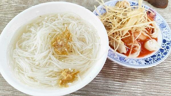 戀焗複合式焗烤屋｜台北ＣＰ值最高的義大利麵店！大雞腿加上義大利麵只要１２０元！