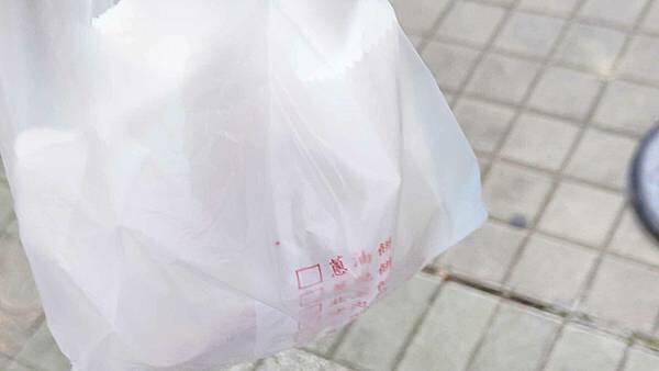 老郭舖山東蔥油餅｜人潮絡繹不絕，開不到五小時的超人氣蔥油餅店