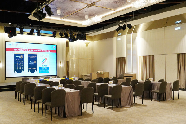 桃園市桃園區全台最美烤鴨餐廳-晶粵軒烤鴨餐廳桃園店，桃園裝潢美、餐點精緻，品粵軒烤鴨套餐，家庭聚會、商務宴客首選