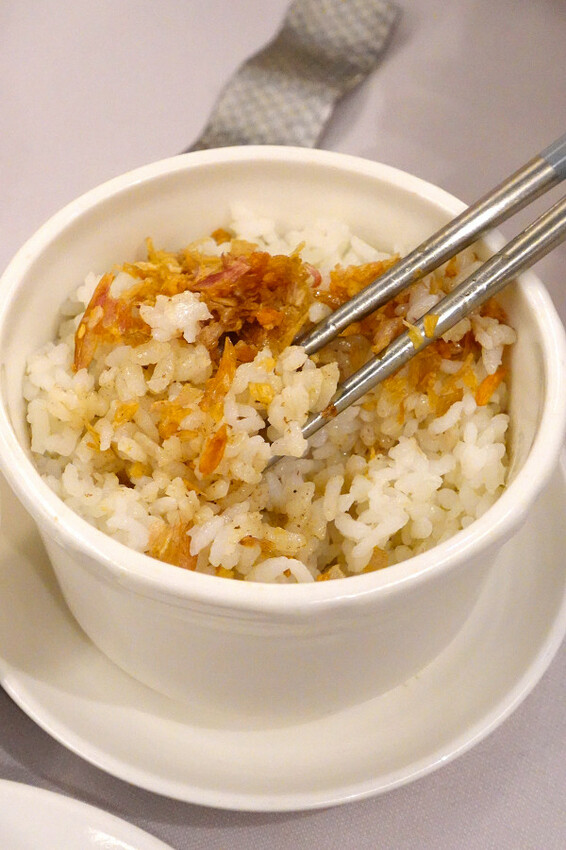 桃園市桃園區全台最美烤鴨餐廳-晶粵軒烤鴨餐廳桃園店，桃園裝潢美、餐點精緻，品粵軒烤鴨套餐，家庭聚會、商務宴客首選