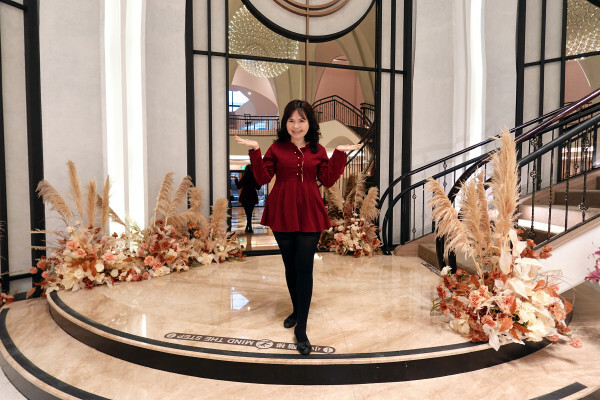 桃園市桃園區全台最美烤鴨餐廳-晶粵軒烤鴨餐廳桃園店，桃園裝潢美、餐點精緻，品粵軒烤鴨套餐，家庭聚會、商務宴客首選