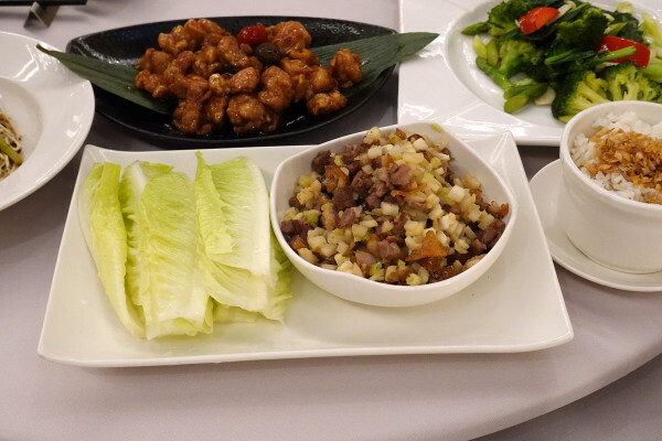 桃園市桃園區全台最美烤鴨餐廳-晶粵軒烤鴨餐廳桃園店，桃園裝潢美、餐點精緻，品粵軒烤鴨套餐，家庭聚會、商務宴客首選