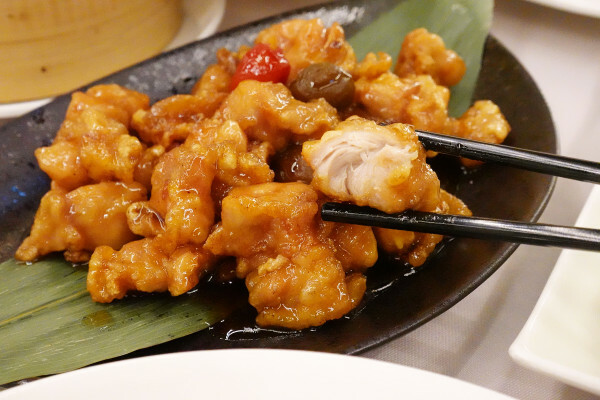 桃園市桃園區全台最美烤鴨餐廳-晶粵軒烤鴨餐廳桃園店，桃園裝潢美、餐點精緻，品粵軒烤鴨套餐，家庭聚會、商務宴客首選