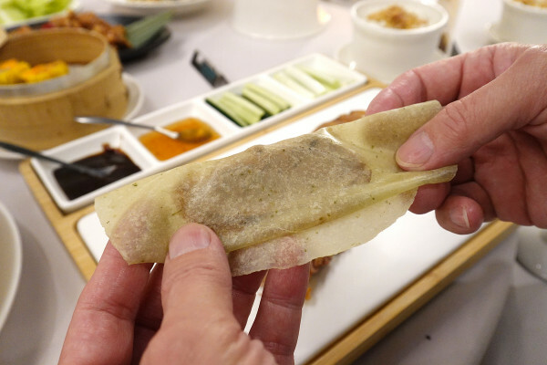 桃園市桃園區全台最美烤鴨餐廳-晶粵軒烤鴨餐廳桃園店，桃園裝潢美、餐點精緻，品粵軒烤鴨套餐，家庭聚會、商務宴客首選