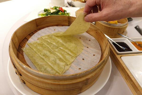 桃園市桃園區全台最美烤鴨餐廳-晶粵軒烤鴨餐廳桃園店，桃園裝潢美、餐點精緻，品粵軒烤鴨套餐，家庭聚會、商務宴客首選