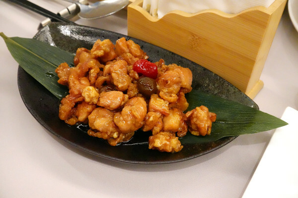 桃園市桃園區全台最美烤鴨餐廳-晶粵軒烤鴨餐廳桃園店，桃園裝潢美、餐點精緻，品粵軒烤鴨套餐，家庭聚會、商務宴客首選