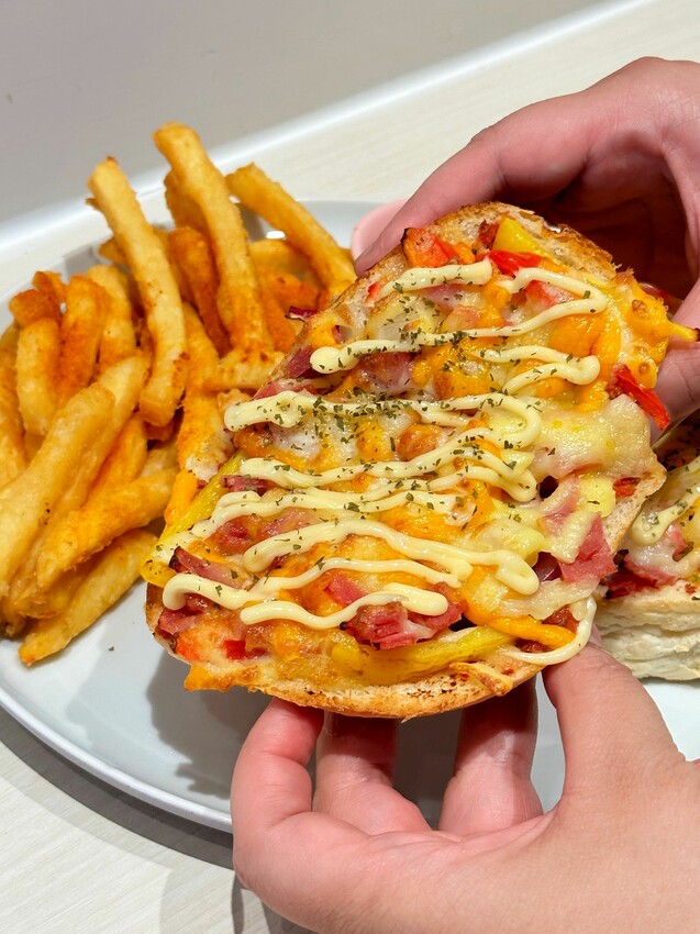 [台中中區]City Burger Café 城市漢堡｜台中最美的城市咖啡旗艦店插旗臺中火車站鐵鹿大街B8櫃位｜內附菜單 - 萍姐愛分享