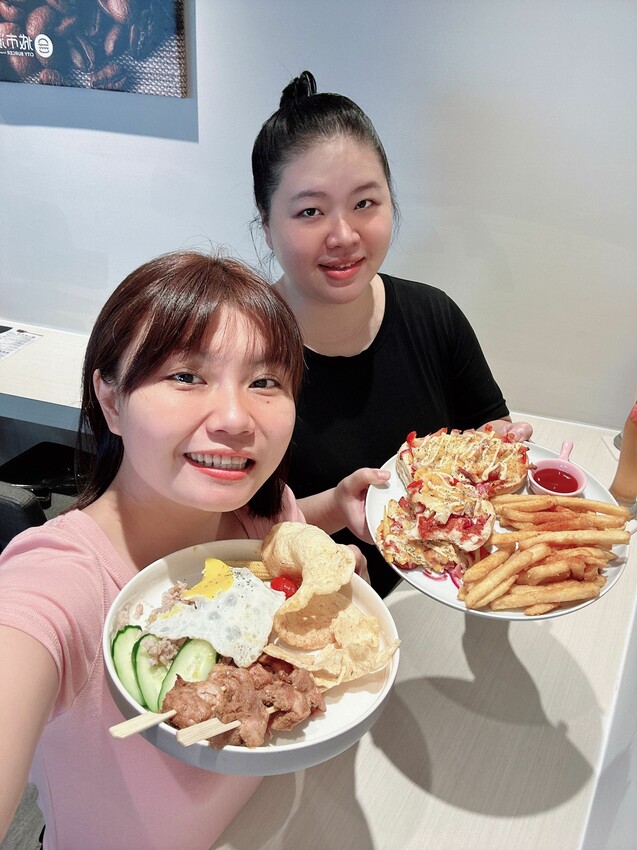 [台中中區]City Burger Café 城市漢堡｜台中最美的城市咖啡旗艦店插旗臺中火車站鐵鹿大街B8櫃位｜內附菜單 - 萍姐愛分享