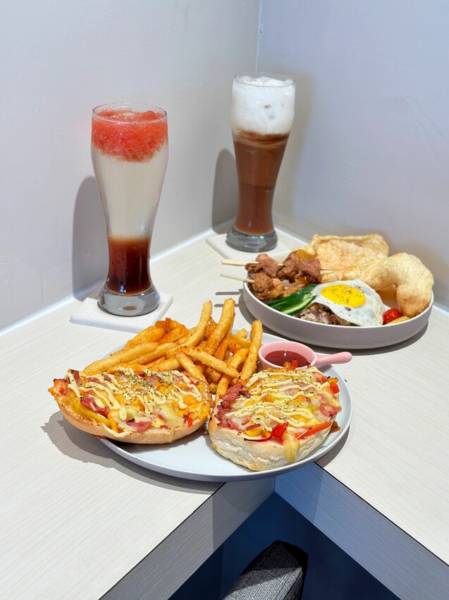 [台中中區]City Burger Café 城市漢堡｜台中最美的城市咖啡旗艦店插旗臺中火車站鐵鹿大街B8櫃位｜內附菜單 - 萍姐愛分享