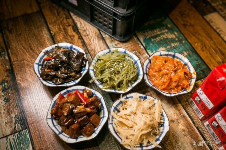 中壢拉麵吃到飽-山禾堂草莓祭正式登場！產地新鮮直送的草莓還有各式各樣的拉麵讓同學們吃個過癮！看是想吃香菜拉麵還是皮蛋拉麵都有喔喔喔！（邀約 @圍事小哥的幸福相框